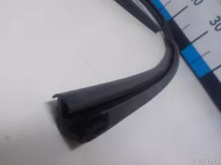 6814105031 Toyota Уплотнитель стекла двери Toyota Avensis 2 Арт E52463415, вид 6