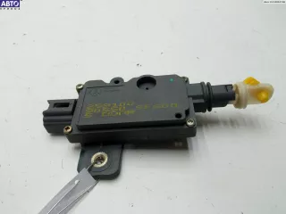 905509F600 Активатор (привод) замка багажника Nissan Primera 11 Арт 54931416, вид 1
