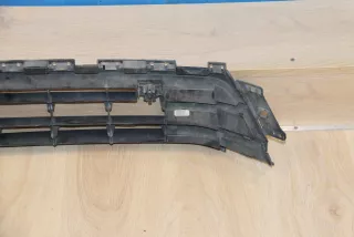 5C6853677D9B9 Решётка в бампер центральная Volkswagen Jetta 6 Арт ZAP132619, вид 5