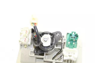 18A118 , art5788960 Кнопка открытия лючка топливного бака Lexus LS 3 Арт 5788960, вид 4