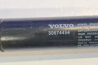 30674494 , art14501758 Амортизатор крышки багажника (3-5 двери) Volvo V70 2 Арт 14501758, вид 3