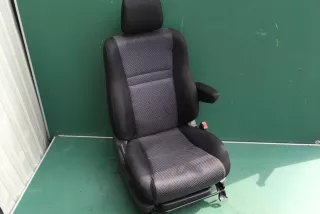 7181147040, 710711F010, 7107313890 , art13664891 Сиденье переднее правое Toyota Corolla VERSO 1 Арт 13664891