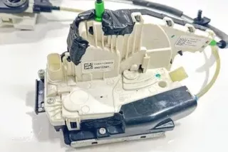 111206490A, AP118002A000510 , art12255501 Замок двери передней правой Tesla model X Арт 12255501, вид 2