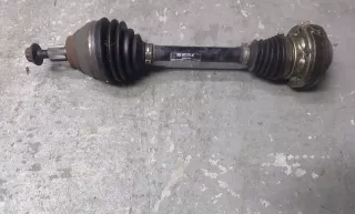 3Q0407271N Полуось передняя левая (приводной вал, шрус) Volkswagen Passat B8 Арт AL9870339027, вид 1