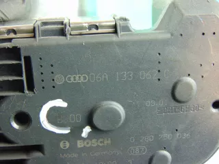 06A133062C Дроссельная заслонка Audi A3 8L Арт AL9039508394, вид 2