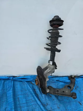 50523950,50514556 Кулак поворотный передний правый Alfa Romeo Giulietta Арт AL16688330285, вид 2