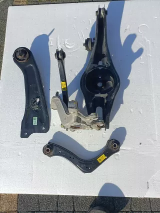 55100-F2BA0 Рычаг задний левый Hyundai Veloster Арт AL16639101686, вид 1