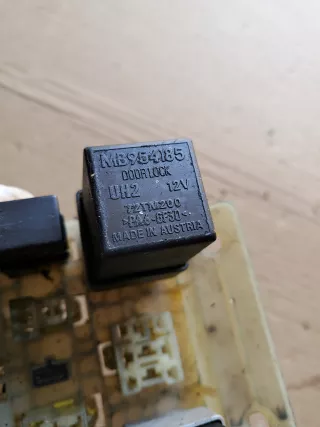MB954185 Короб предохранителей Mitsubishi Carisma Арт AL11182546535, вид 3
