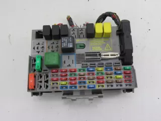 24412497 Короб предохранителей Opel Astra G Арт AL16679844855, вид 1