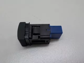 8484133040 Toyota Кнопка открывания лючка бензобака Toyota Camry XV70 Арт E84669878, вид 3