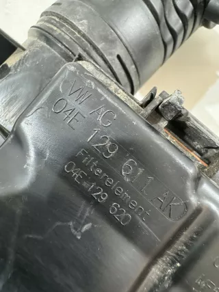 04E129611AK Корпус воздушного фильтра Volkswagen Scirocco 3 Арт AL15588191955_2, вид 3