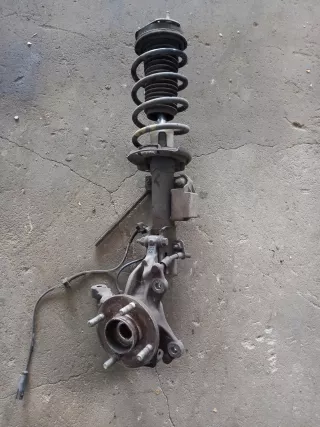 AP3118045AE Кулак поворотный передний правый Ford B-Max Арт AL15595444643, вид 1