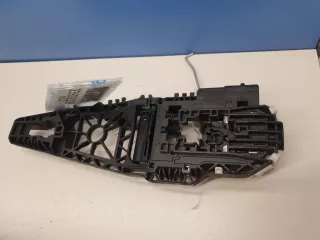 252106 Кронштейн ручки двери передней правой Jeep Renegade Арт ZAP263828, вид 1
