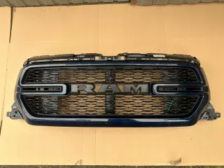 68366528AF,ABC Решетка радиатора Dodge RAM 5 Арт AL15440834447, вид 1