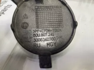 60U807241 Заглушка буксировочного крюка Skoda Rapid Арт TP105749, вид 10