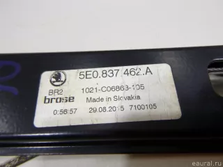 5E0837462 VAG Стеклоподъемник электр. передний правый Skoda Octavia A8 Арт E48311254, вид 2