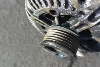 7796125 Генератор BMW X6 E71/E72 Арт AL15268826069, вид 4
