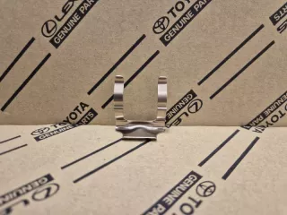 8527275050, 8527275050, 85272-75050 скоба форсунки омывателя фар Toyota Camry XV30 Арт DN191776, вид 3
