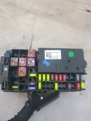 15513165 Короб предохранителей Opel Astra K Арт AL13506170934, вид 4