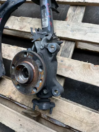 5Q0413031FN Кулак поворотный передний правый Volkswagen Golf 8 Арт AL15250418442, вид 4