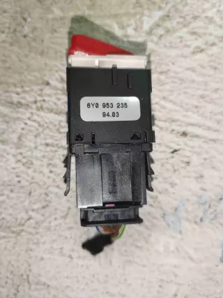6Y0953235 Кнопка аварийной сигнализации (аварийки)   Skoda Fabia 1 Арт FB166, вид 2