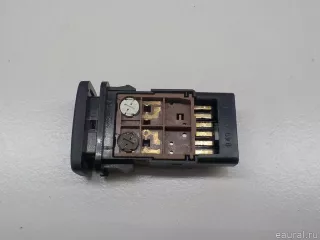 8475158010 Toyota Кнопка подогрева сидений Toyota Hilux 7 Арт E84804325, вид 2