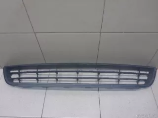 5C68536779B9 VAG Решетка в бампер центральная Volkswagen Jetta 6 Арт E100503634, вид 1