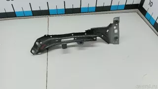 8W0821136C VAG Кронштейн крепления крыла Audi A4 B9 Арт E103075835