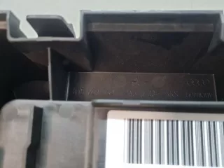 8V5827569 Накладка замка багажника Audi A3 8V Арт Z345571, вид 3