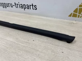 5JA839477B Уплотнитель стекла двери Skoda Rapid Арт TP111214, вид 3