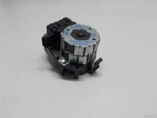 64118377462 BMW Моторчик заслонки отопителя BMW 5 E39 Арт E51460335, вид 4