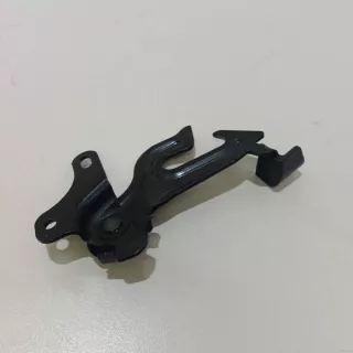 31218611 Volvo Крючок капота Volvo V60 1 Арт E23265691, вид 1