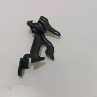 31218611 Volvo Крючок капота Volvo V60 1 Арт E23265691, вид 3