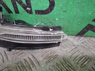 4M8949101, 8 повторитель поворота на зеркале Audi Q8 Арт 367747RM, вид 4