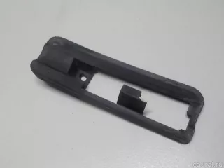 MR511702 Mitsubishi Накладка крепл. рейлинга задняя правая Mitsubishi Monter 4 Арт E52312562, вид 4