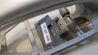 7L6837205C Ручка наружная задняя правая серебристая Volkswagen Touareg 1 Арт 20287666, вид 3