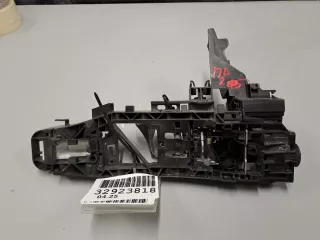 A0997604500 Кронштейн ручки двери передней правой Mercedes C W205 Арт ZAP349616, вид 1