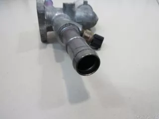 256002E100 Hyundai-Kia Фланец двигателя системы охлаждения Kia Carens 3 Арт E80917728, вид 4