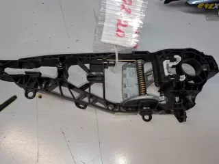 51217401209 Кронштейн ручки двери левой BMW X1 F48 Арт Z349651, вид 1