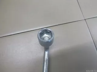 0K20268070A Hyundai-Kia Ключ баллонный Hyundai i30 GD Арт E100341190, вид 3