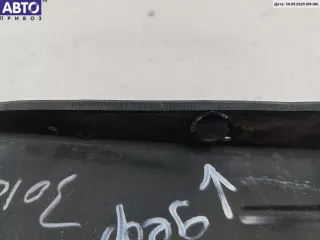 98AB143404AB Накладка подсветки номера Ford Focus 1 Арт 55106225, вид 5