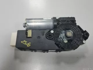 2059001024 Mercedes Benz Моторчик люка Mercedes C W205 Арт E95774373, вид 4