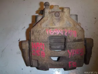 477300D070 Toyota Суппорт тормозной передний правый Toyota Yaris 2 Арт E1694259, вид 1