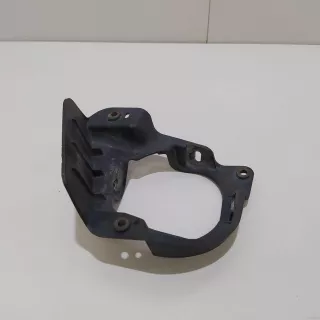 D65151694A Mazda Кронштейн фары противотуманной правой Mazda 2 DE Арт E23058472, вид 1
