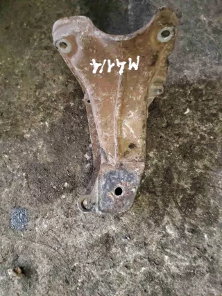 1H0199354A Кронштейн двигателя   Volkswagen Golf 3 Арт G0338, вид 1