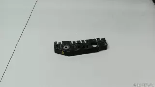 8W6853922 VAG Кронштейн накладки на порог (наружней) Audi A5 (S5,RS5) 2 Арт E103036974, вид 2