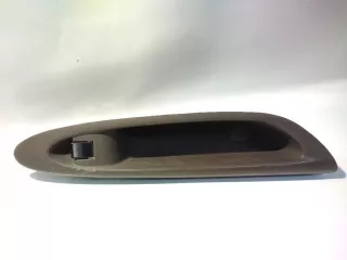 Lc63684l1 Кнопка стеклоподъемника переднего правого Mazda MPV 2 Арт 158375, вид 1