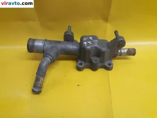  Фланец (тройник) системы охлаждения Mazda 626 GF Арт 132136, вид 1