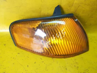 21061812 Поворотник правый Mazda 323 F Арт 185841, вид 1