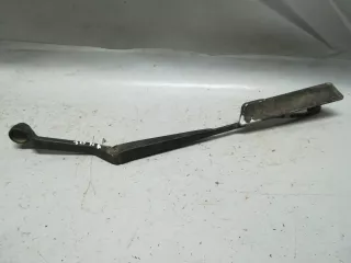 J06JLD704 Щеткодержатель (поводок стеклоочистителя, дворник) Mazda 323 BA Арт 191421, вид 1